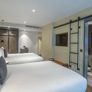 https://hotel-indigo-london-aldgate.cambridgehotelsuk.com