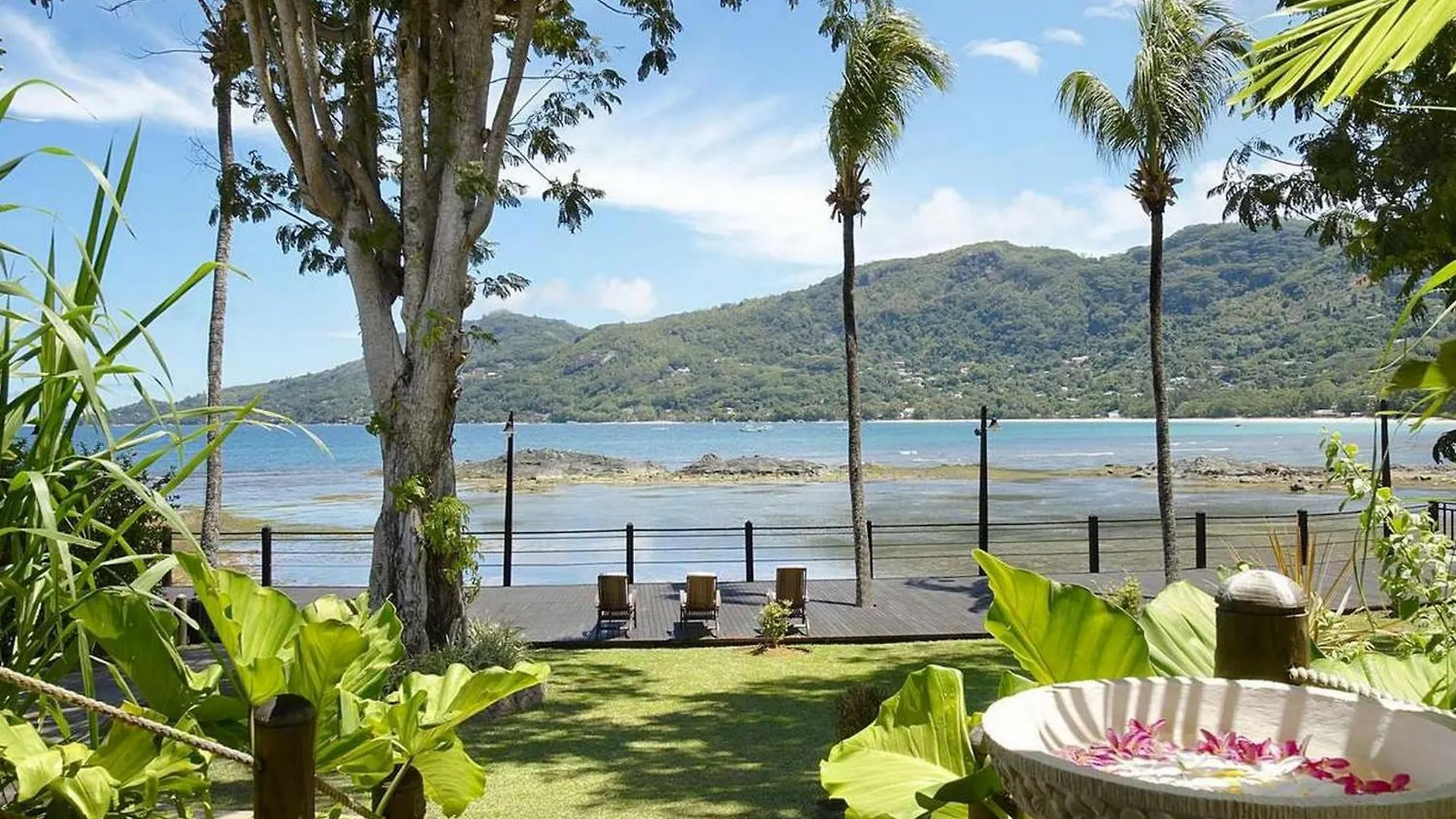 Fisherman'S Cove Resort Beau Vallon
